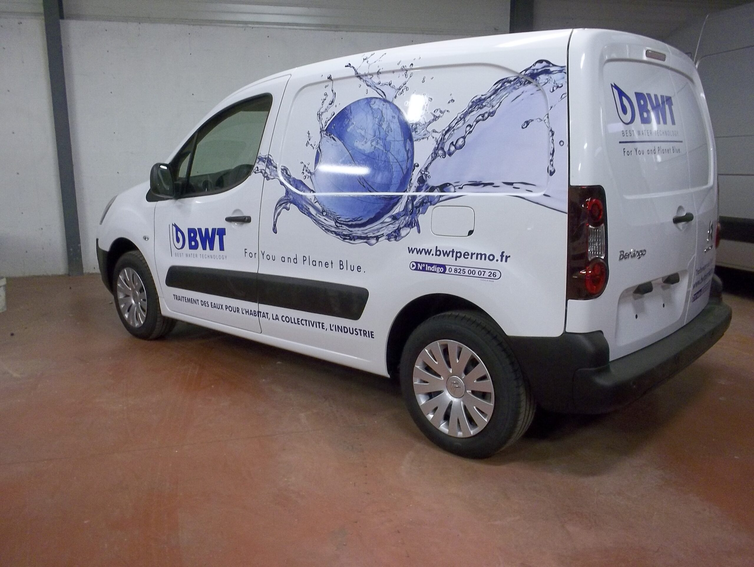 Habiller son véhicule avec un flocage.